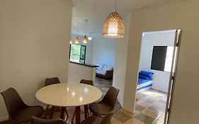 300m da Praia das Toninhas - Com Ar Condicionado